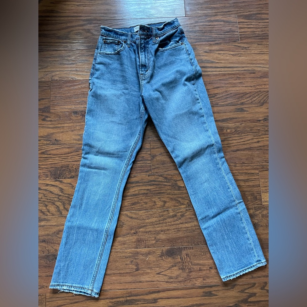 Abercrombie ‘90s Slim Straight Ultra High Rise Curve Love Jeans Sz 26s/2s